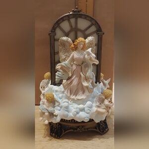 Music box (Angel with cherubs)